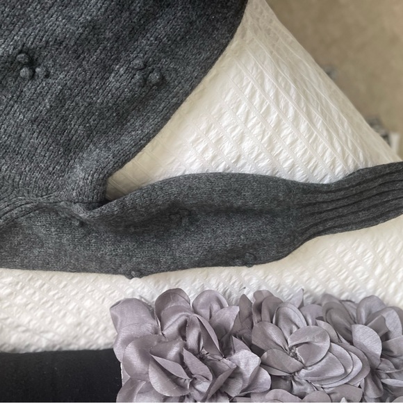 Gap size small grey wool sweater with knobby details - Picture 6 of 6